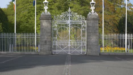 Souveräne-Tore-Von-Aras,-Ein-Präsident,-Das-Präsidentenhaus-Irlands,-Dublin