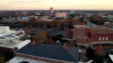 Wofford-College-In-Spartanburg-SC,-South-Carolina-Luftaufnahme-Im-Herbst