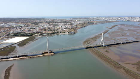 Luftaufnahmen-Der-Portimao-Eisenbahnbrücke