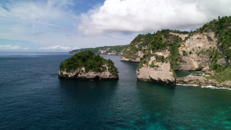 Video-Aéreo-De-Drones-De-Una-Playa-Tropical-En-La-Isla-De-Nusa-Penida-En-Bali-Indonesia
