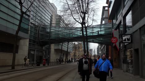 Manchester-Corporation-Street-Selfridges-Futuristische-Helix-Spirale-Gehweg-Glasbrücke