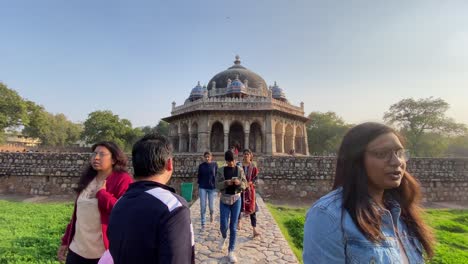 People-visit-Isa-Khan's-Tomb