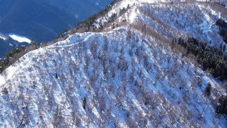 Winterdrohnenflug-über-Die-Berge-Von-Mestia-In-Georgia