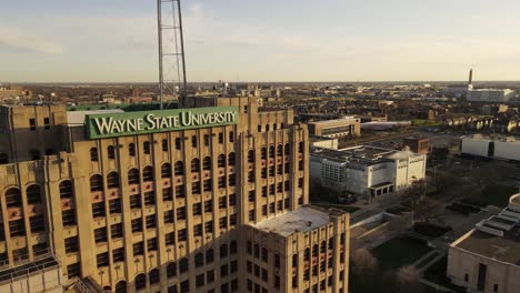 Aerial-View-Of-Wayne-State-University-In-The-City-Of-Detroit-In-Michigan-State,-USA