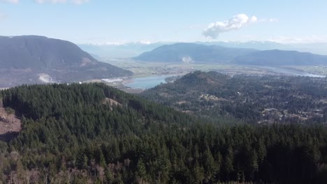 Bear-Mountain-Park---Misión-Columbia-Británica---Miracle-Valley---Imágenes-De-Drones-1080p---En-Dirección-Norte