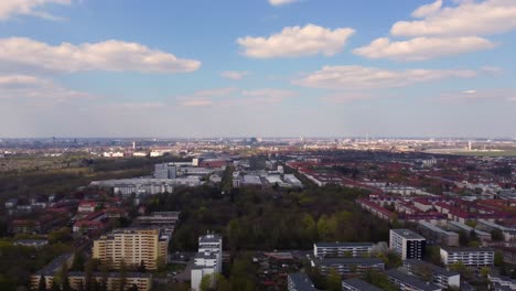 Panorama-360-Rundumblick-Blauer-Himmel-Weiße-Wolken