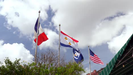 Französische-New-Orleans-Louisiana-Flaggen-Der-Vereinigten-Staaten-Wehen-Im-Wind