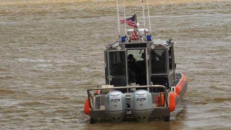 United-States-Coast-Guard-Vessel-Mississippi-River-New-Orleans