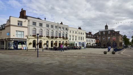 Warwick-town-center-time-lapse-showing-the-market-square-on-a-busy-summer-afternoon