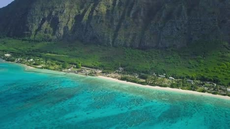 El-Parque-De-La-Playa-De-Kaiona-En-La-Isla-Hawaiana-De-Oahu-Se-Encuentra-En-El-Lado-De-Barlovento-Frente-Al-Amanecer