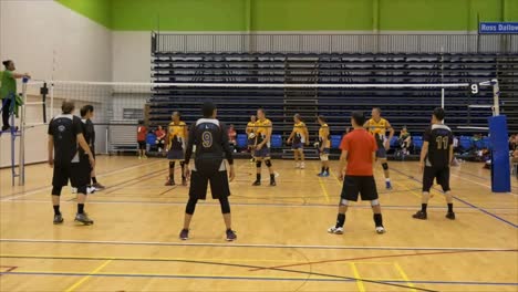 Schuss-Von-Volleyballspielern-über-Jahren,-Die-Sich-Im-World-Master-Game-Im-Waitakere-Trust-Stadium-Versammeln