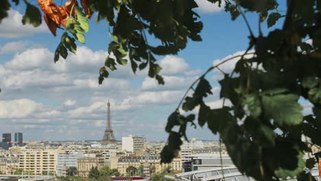 Pariser-Sommerskyline,-Der-Eiffelturm