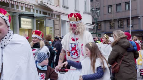 Rosenmontag-Carnaval-in-DÃ¼sseldorf,-Germany-With-White-King-Custom-in-Slow-Motion