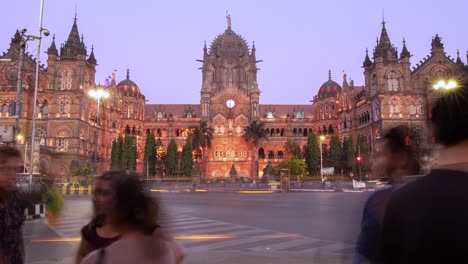 Chhatrapati-Shivaji-Maharaj-Terminus-Timelapse-Del-Día-A-La-Noche-Mumbai