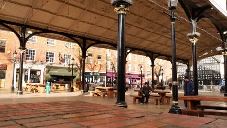 Warrington-Golden-Square-Town-Center-Retail-Recreativo-Pilar-Columna-Refugio-Victoriano