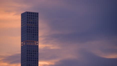 Four-Three-Two-Park-Avenue-Building-at-sunset-in-Manhattan,-New-York-City
