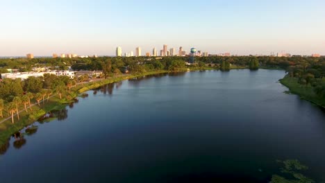 4K-Aerial-Tilt-Down-Video-from-Downtown-St-Petersburg-Skyline-to-Crescent-Lake
