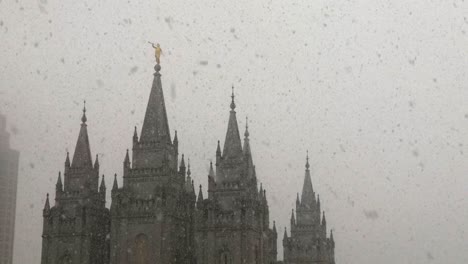 Mormonentempel-In-Salt-Lake-City-Während-Eines-Starken-Schneefalls
