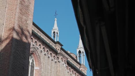 Kirche-Santa-Maria-Gloriosa-Dei-Frari-In-Venedig