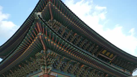 Royal-Palace-Of-Gyeongbokgung,-A-Popular-Tourist-Attraction-In-South-Korea