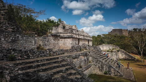 Lapso-De-Tiempo-De-Panorámica-A-La-Derecha-De-Las-Ruinas-Mayas-De-Ek-Balam-Cerca-De-Valladolid,-Yucatán,-México