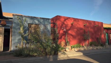 Vista-Panorámica-De-Las-Antiguas-E-Históricas-Casas-Coloridas-En-El-Barrio-Viejo-De-Tucson,-Arizona,-EE.UU.