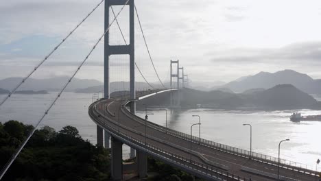 Amanecer-Sobre-El-Puente-Kurushima-Kaikyo-En-Japón