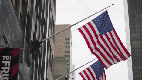 Estados-Unidos-Ondeando-Banderas-En-La-Ciudad-De-Nueva-York