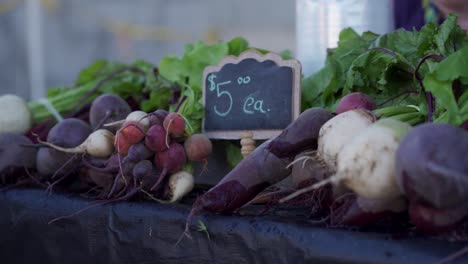 Beets-and-Radishes-at-local-farmers-Market