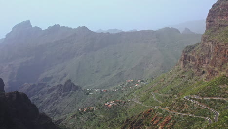 Camino-A-La-Ciudad-De-Masca-En-Las-Montañas,-Tenerife,-Islas-Canarias,-España
