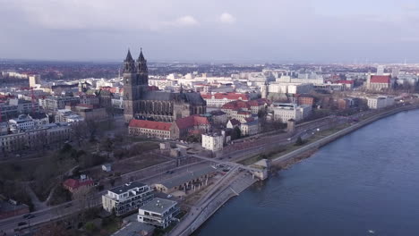4K-MAGDEBURG-SKYLINE-WITH-ELBE-AND-DOME,-GERMANY