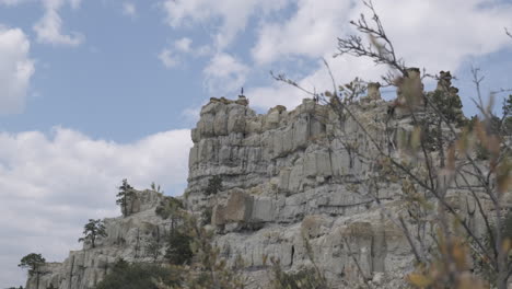Unerkennbarer-Wanderer-Auf-Dem-Gipfel-Des-Pulpit-Rock-In-Colorado-Springs
