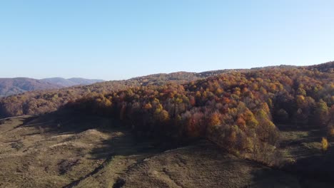 Luftaufnahme-Der-Hügel-In-Der-Herbstsaison