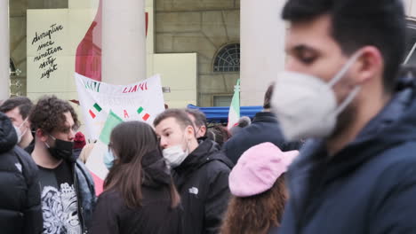 Protesta-Antigubernamental-En-Milán,-Italia