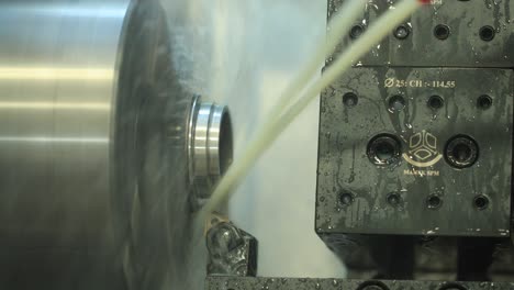 Metallbearbeitungs-CNC-Fräsmaschine,-Schneiden-Von-Metall,-Moderne-Verarbeitungstechnologie