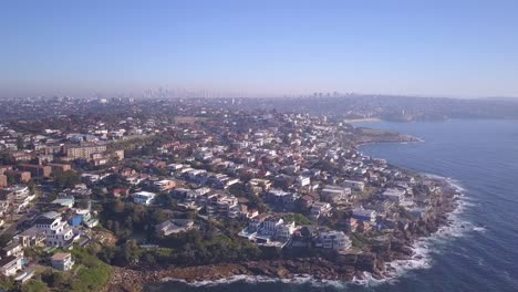 Aerial-panning-view-of-Sydney-Eastern-Suburb-properties-housing-neighborhood,-Australia