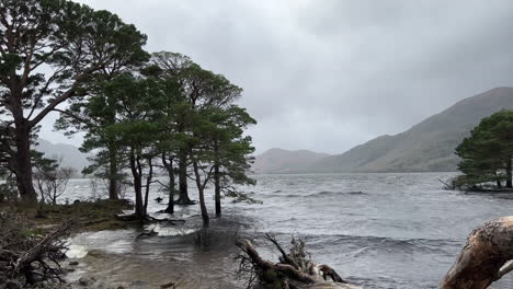 High-waves-on-Lough-Leane-in-Killarney-National-Park,-during-stormy-weather