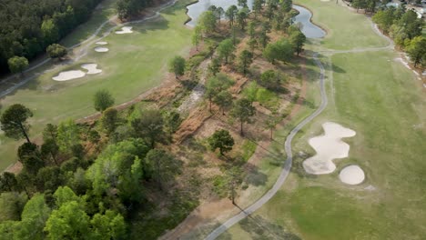 Luftaufnahme-über-Magnolia-Greens-Golfplatz,-Langsam-Umlaufende-Parallaxe