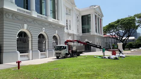 Men-working-outside-museum-in-Singapore