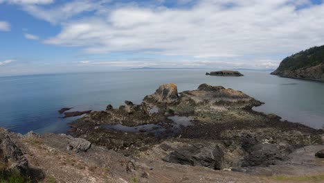 Panning-wide-shot-of-Rosario-Beach-and-its-numerous-tide-pools-on-Fidalgo-Island