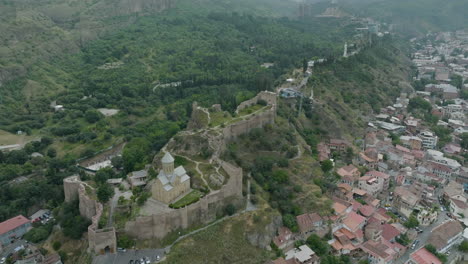 Tbilisi-landscape,-ruins-of-the-Narikala-fortress-and-the-St