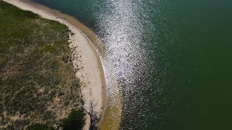 Shoreline-tilt-from-a-bird's-eye-view-to-a-90-degree-angle