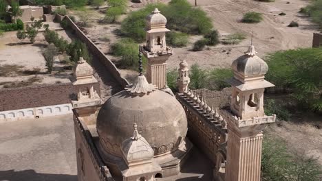 Aerial-View-Of-Abbasi-Jamia-shahi-Masjid-Qila-Derawar-Courtyard-Entrance