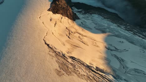 Gletscherspalten-Und-Nebelgefüllte-Bergtäler-In-Den-österreichischen-Alpen