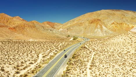 Autopista-14-A-Lo-Largo-Del-Histórico-Sendero-Midland-A-Través-Del-Desierto-De-Mojave