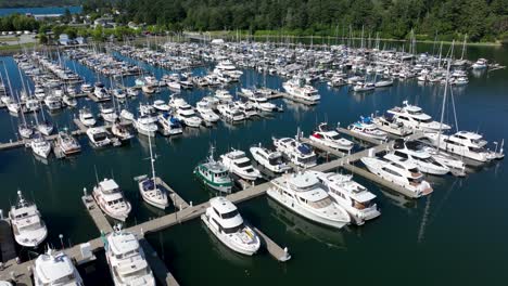 Aerial-view-of-the-many-boats-parked-at-the-Anacortes-marina-in-Washington-State