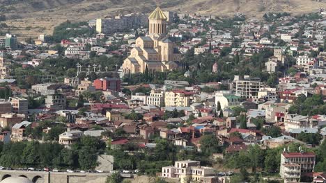 Ein-Blick-Auf-Die-Schöne,-Historische-Und-Kulturelle-Stadt-Tiflis,-Georgien