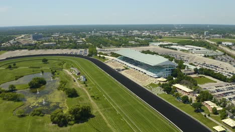 Ikonische-Ansicht-Der-Arlington-International-Racecourse-Aus-Der-Drohnenperspektive