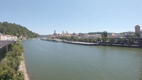Panorama-of-Danube-river-and-old-town-in-Passau,-Germany