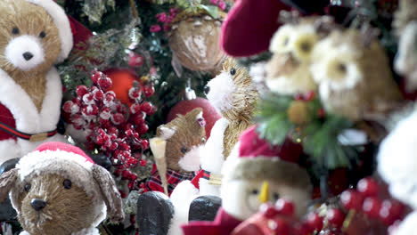 Teddy-bears-and-other-Christmas-decoration-objects